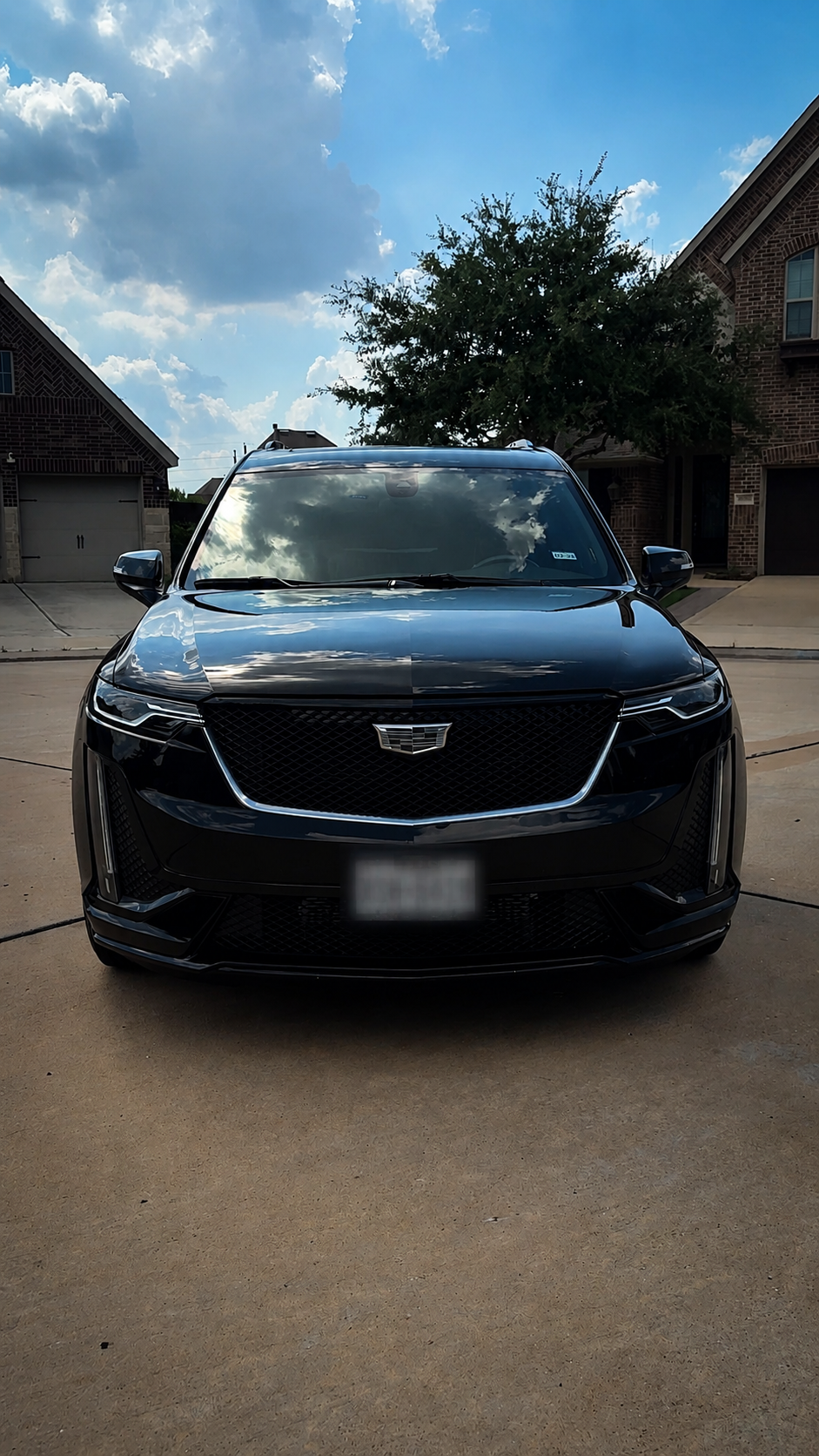 Cadillac XT6 - Front View